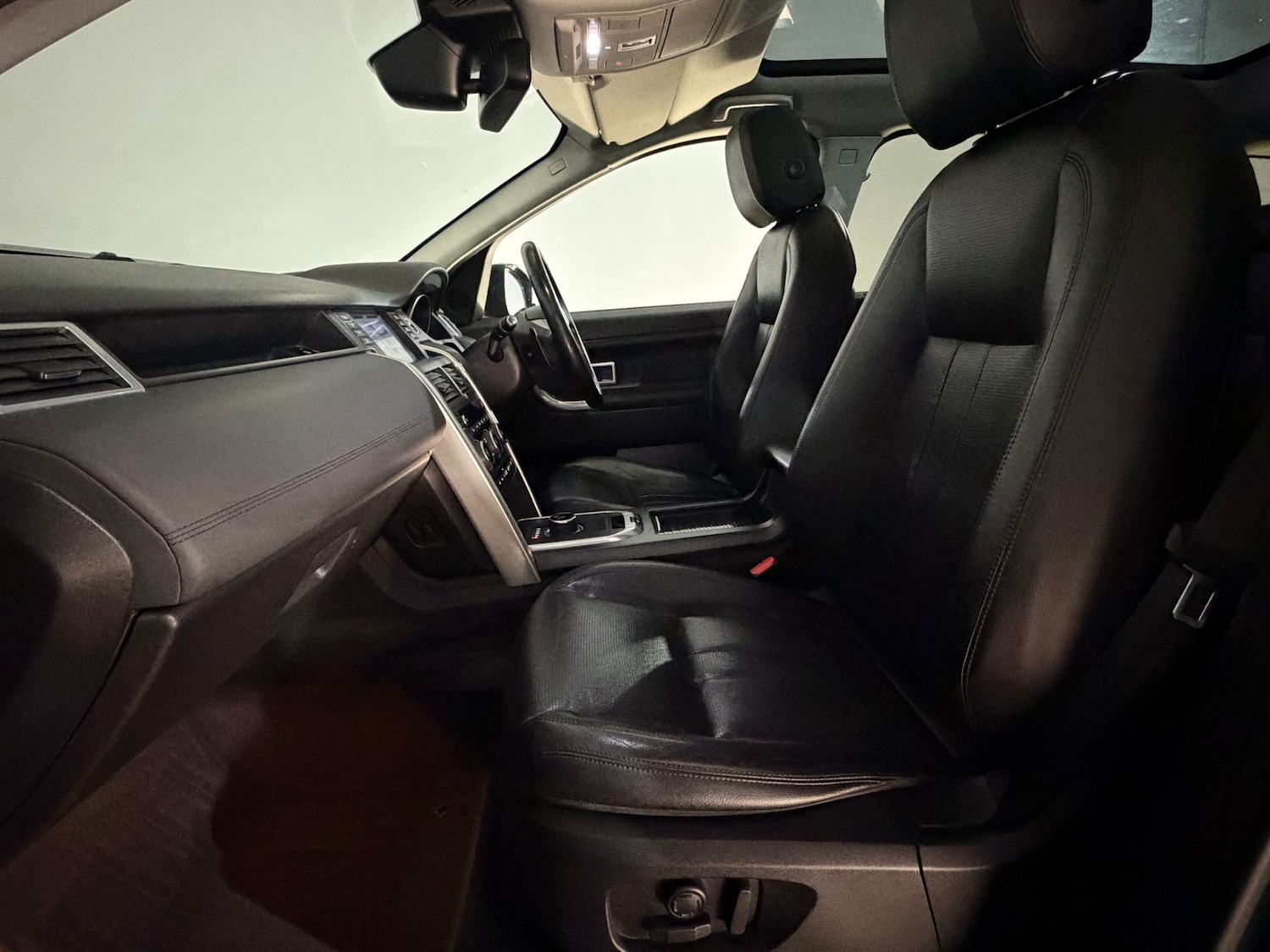 Used Land Rover Discovery Sport 2017 for sale - 77674575: Photo 16