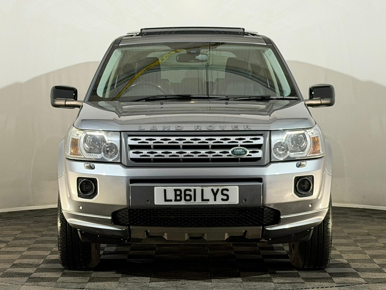Used Land Rover Freelander 2012 for sale - 76144345: Photo 2