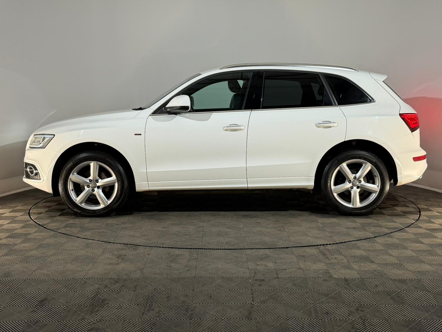 Used Audi Q5 2014 for sale - 78060448: Photo 5