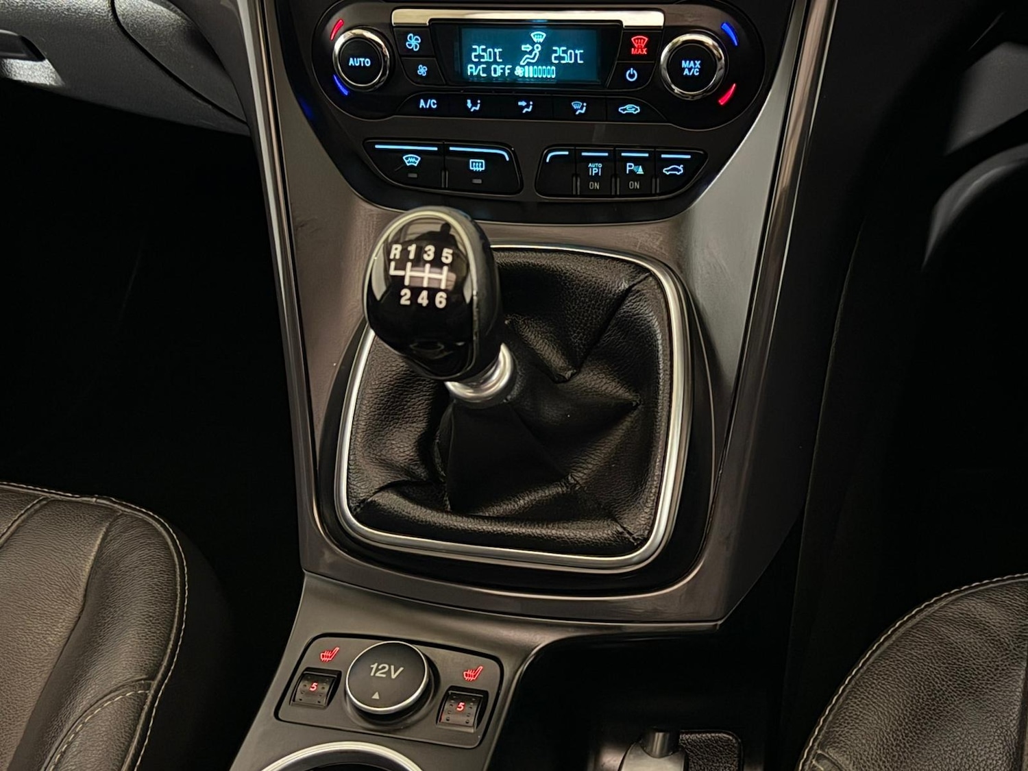 Used Ford Kuga 2014 for sale - 76414909: Photo 16