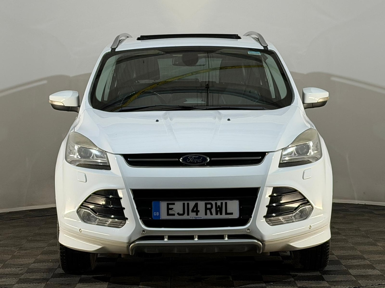 Used Ford Kuga 2014 for sale - 76414909: Photo 2