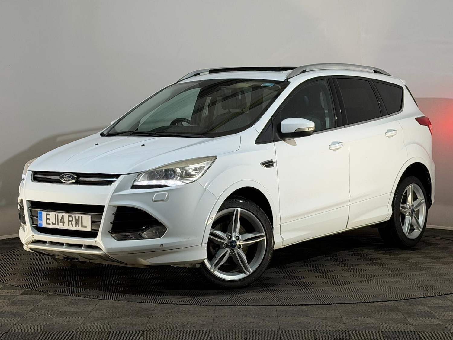 Used Ford Kuga 2014 for sale - 76414909: Photo 3