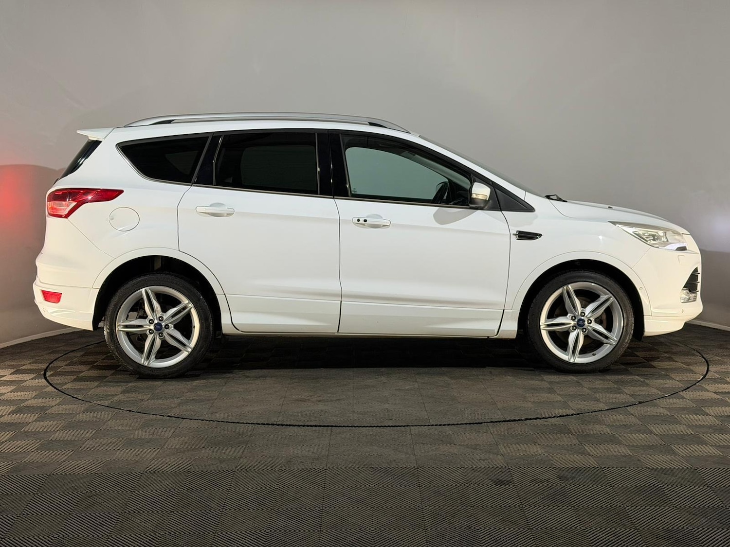 Used Ford Kuga 2014 for sale - 76414909: Photo 4