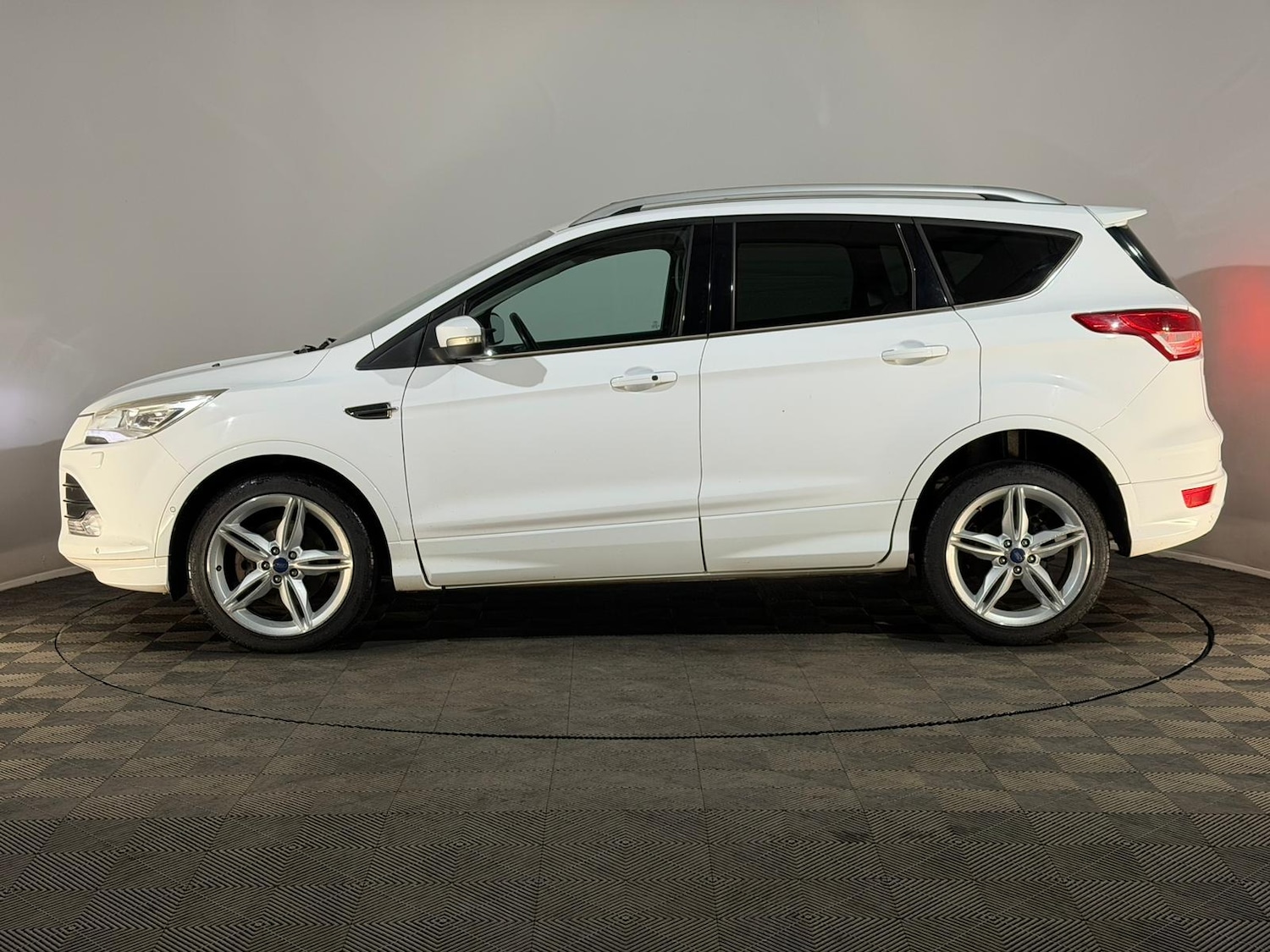 Used Ford Kuga 2014 for sale - 76414909: Photo 5