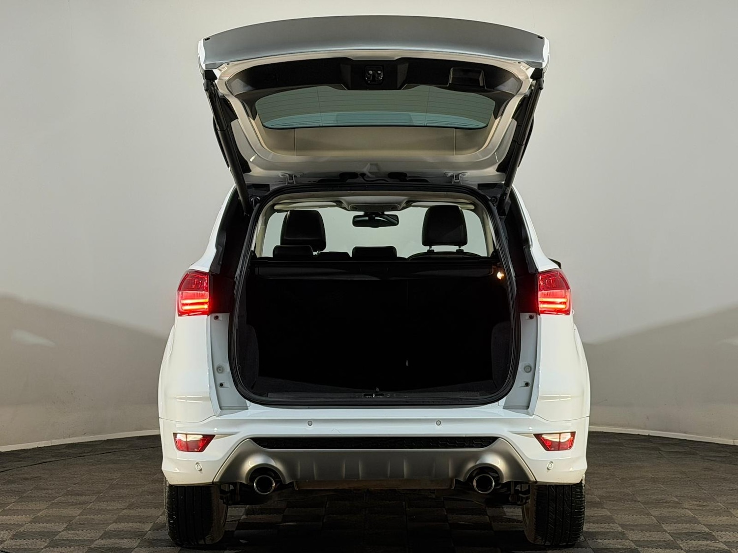 Used Ford Kuga 2014 for sale - 76414909: Photo 8