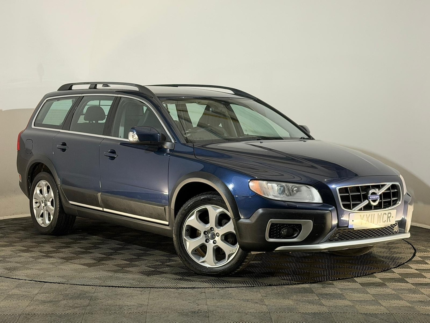 Used Volvo XC70 2011 for sale - 76365234: Photo 1