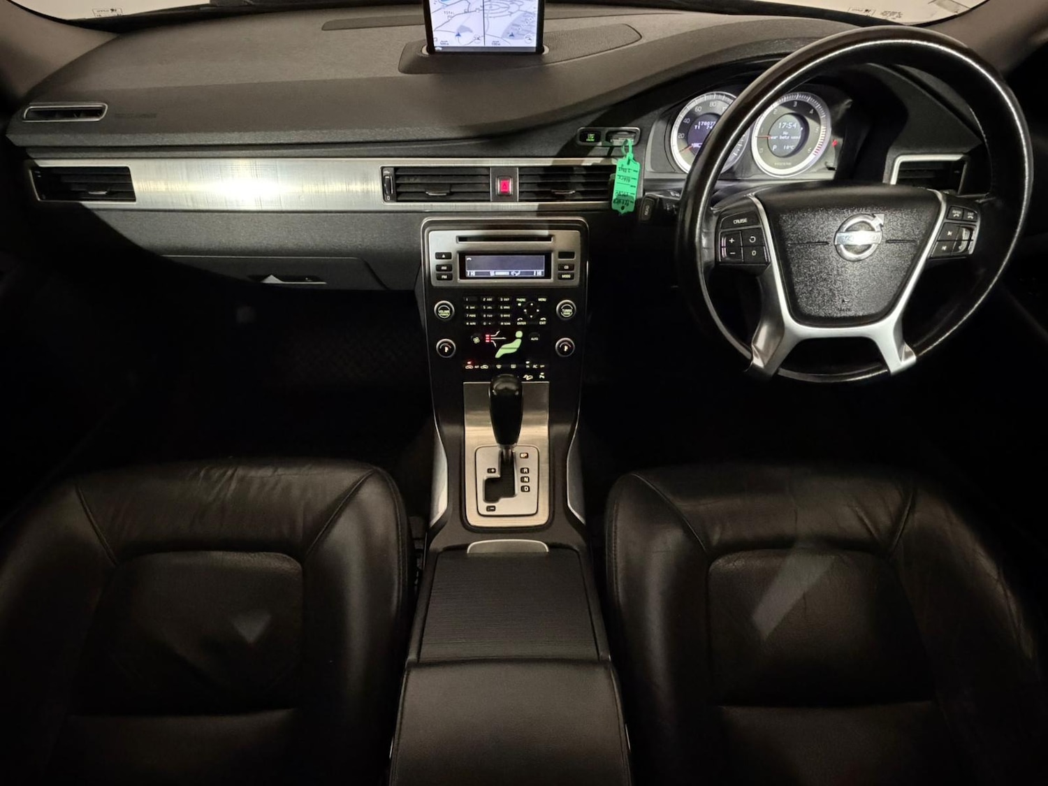 Used Volvo XC70 2011 for sale - 76365234: Photo 11