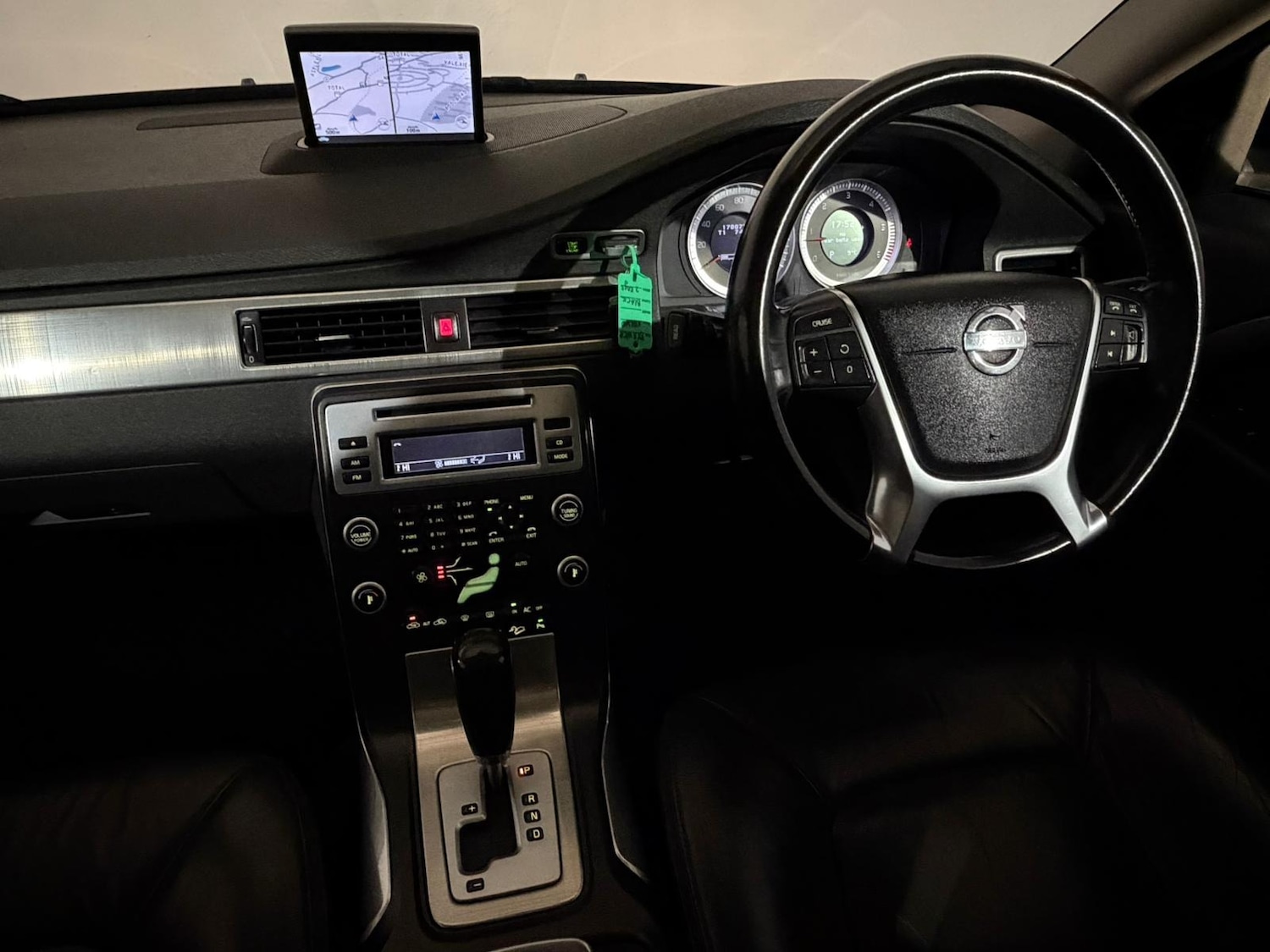 Used Volvo XC70 2011 for sale - 76365234: Photo 12