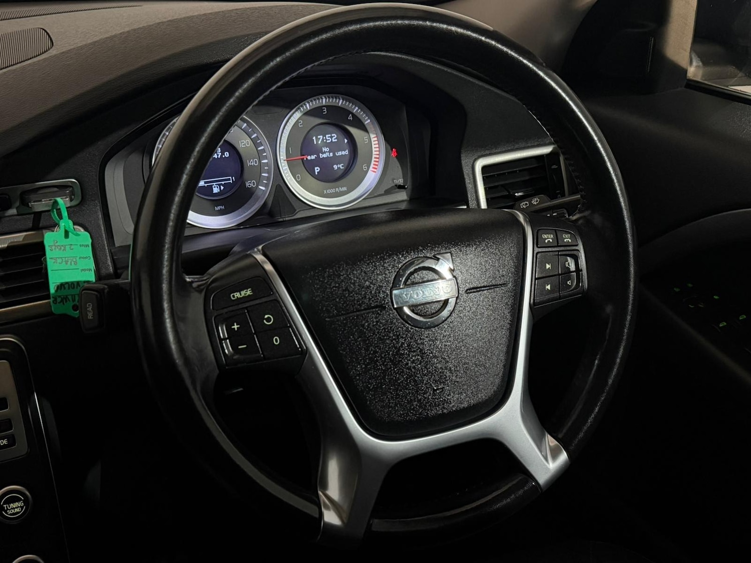 Used Volvo XC70 2011 for sale - 76365234: Photo 13
