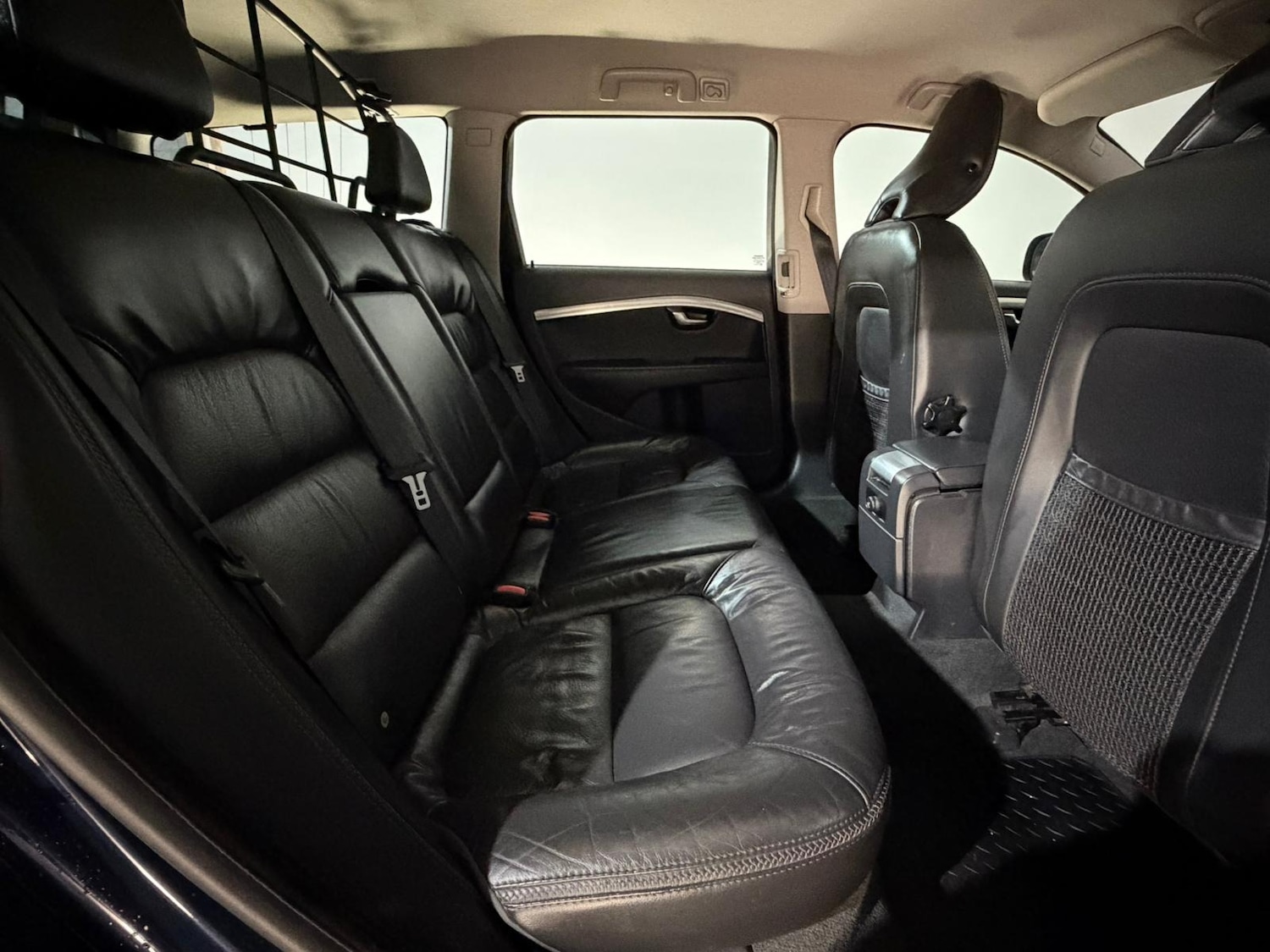 Used Volvo XC70 2011 for sale - 76365234: Photo 18