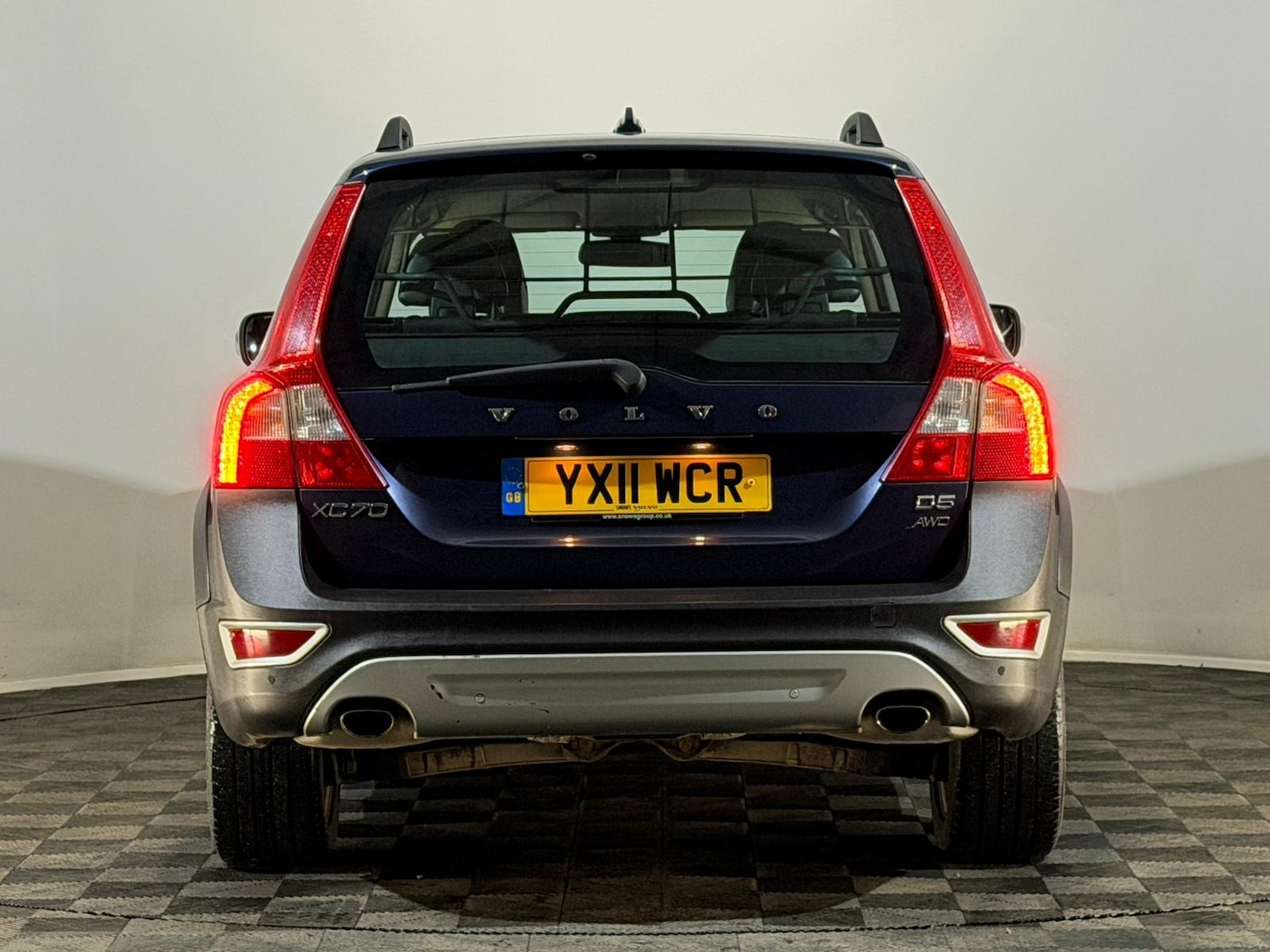 Used Volvo XC70 2011 for sale - 76365234: Photo 7