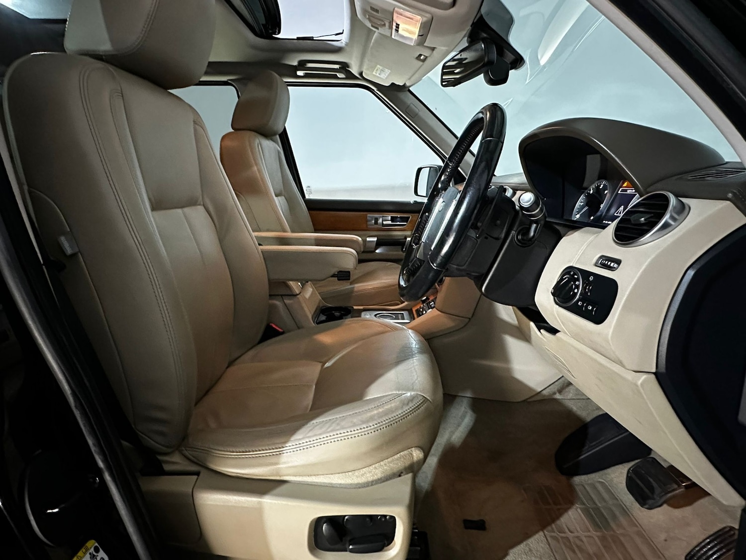 Used Land Rover Discovery 2012 for sale - 76067278: Photo 16