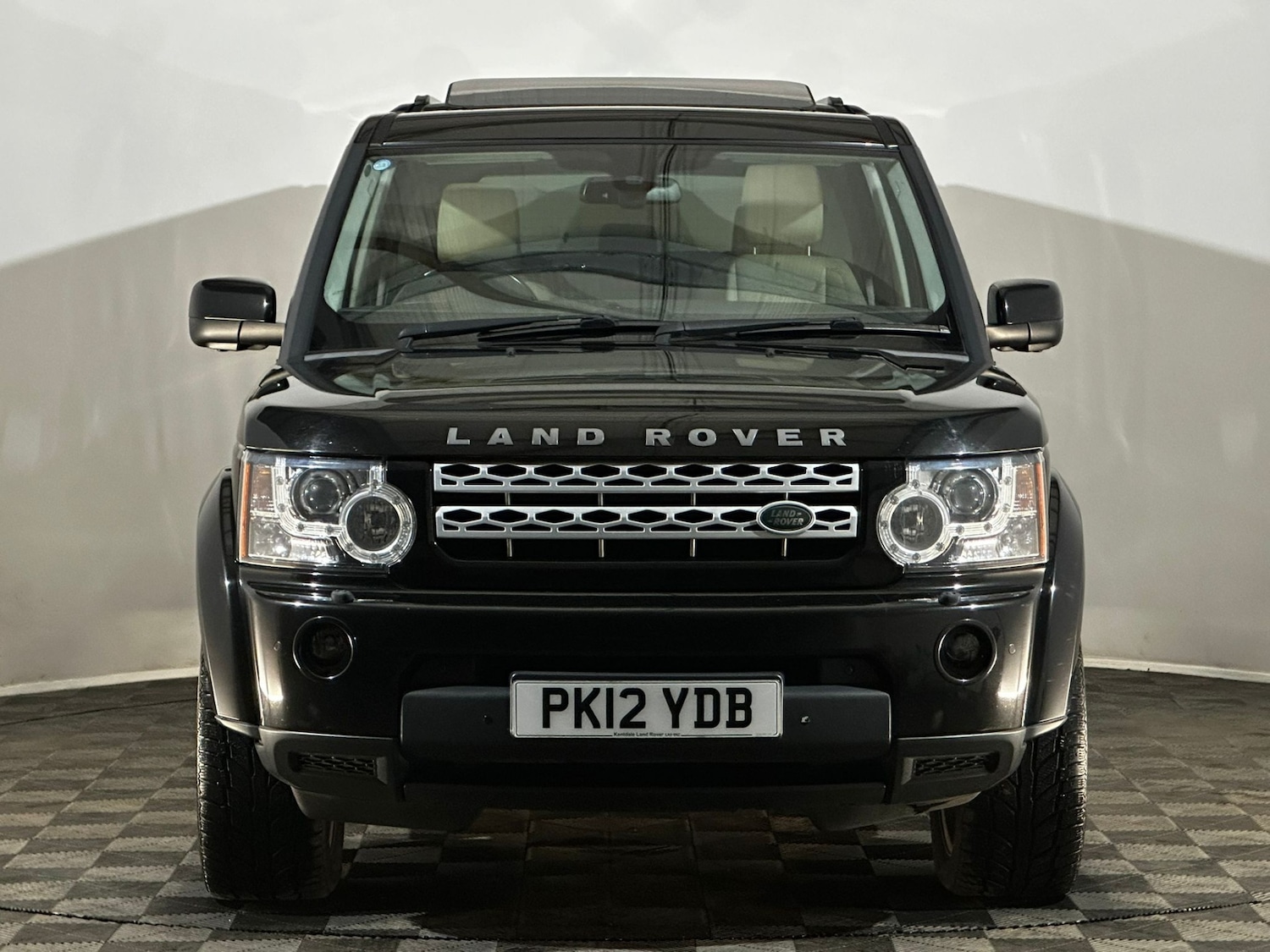 Used Land Rover Discovery 2012 for sale - 76067278: Photo 2