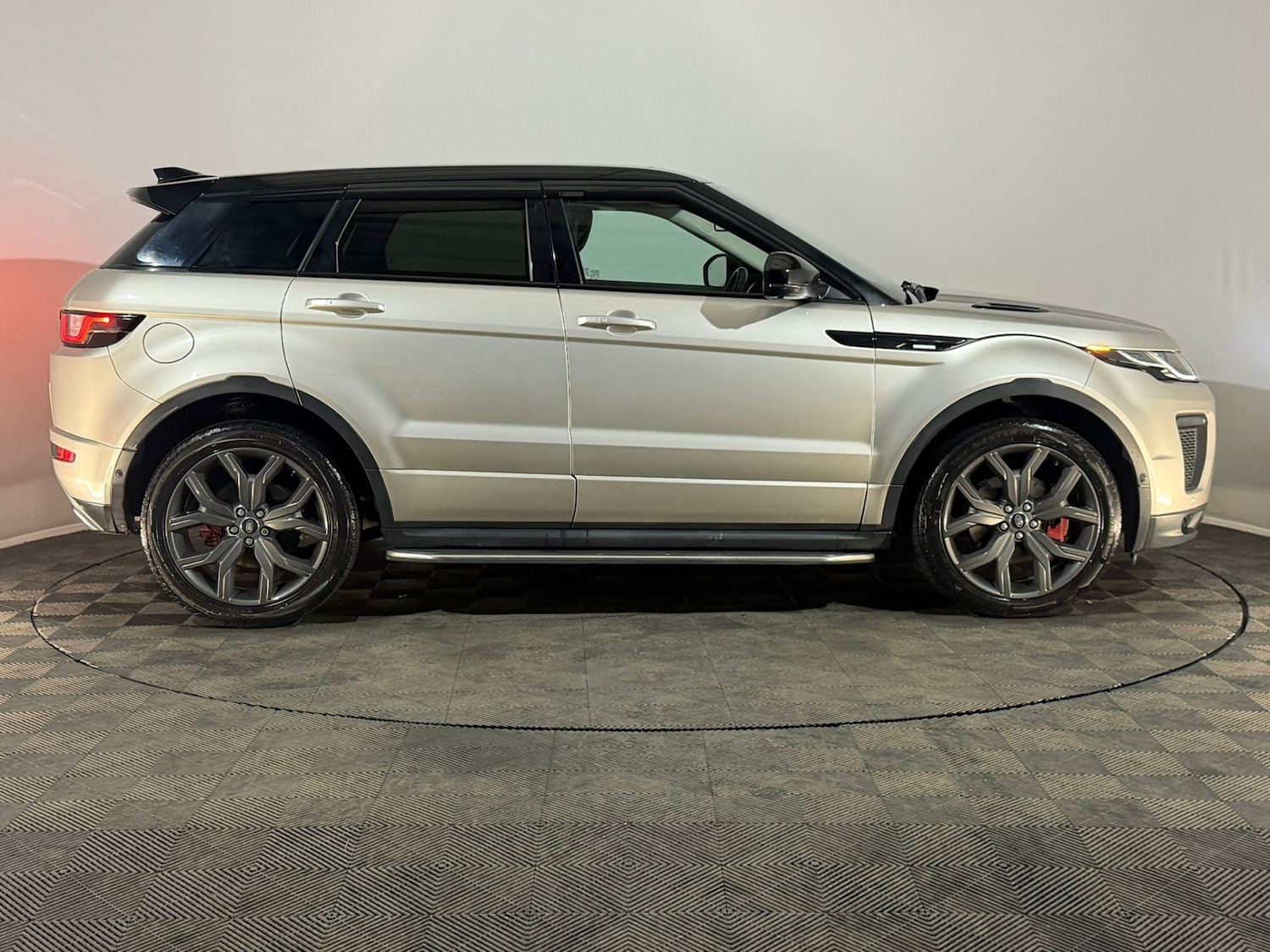 Used Land Rover Range Rover Evoque 2017 for sale - 77627033: Photo 4