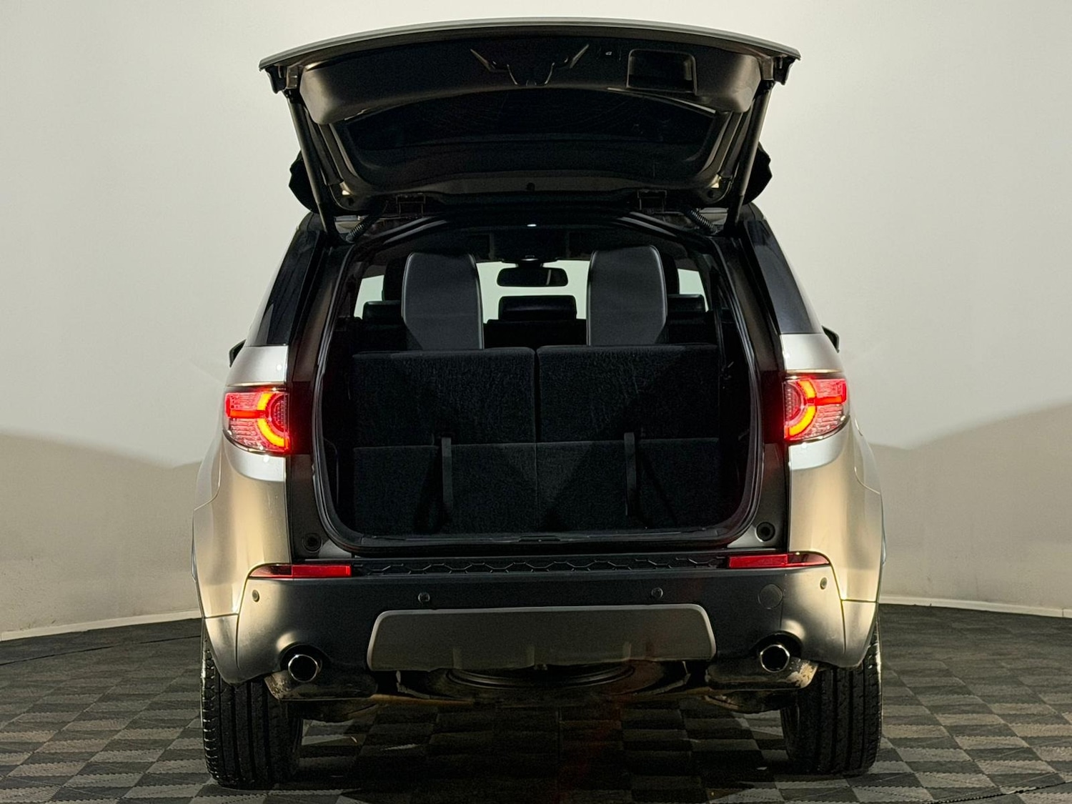 Used Land Rover Discovery Sport 2016 for sale - 76987013: Photo 8