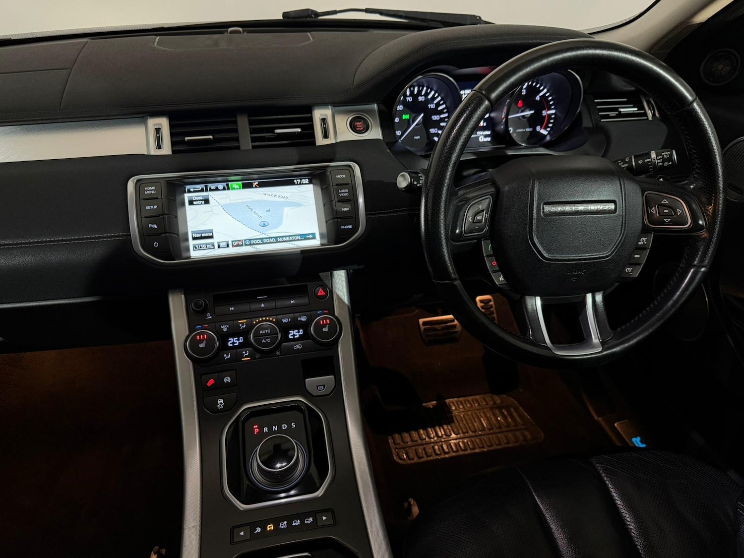 Used Land Rover Range Rover Evoque 2015 for sale - 77091938: Photo 11