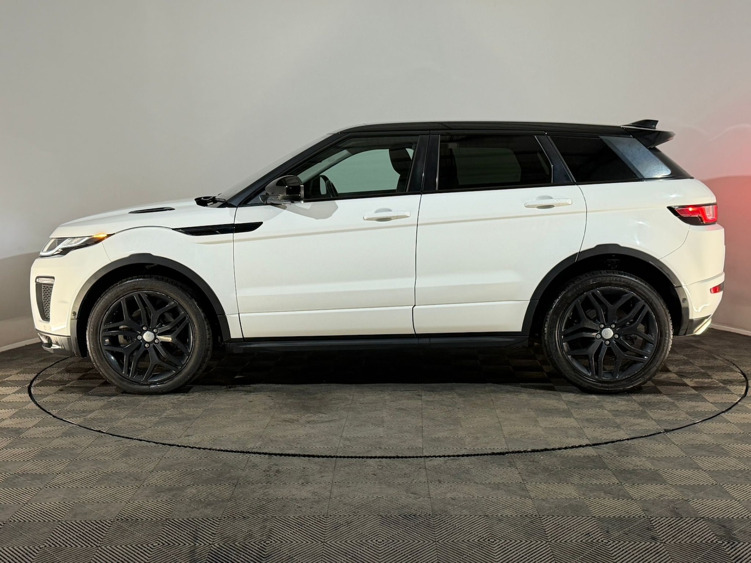 Used Land Rover Range Rover Evoque 2016 for sale - 76366199: Photo 5