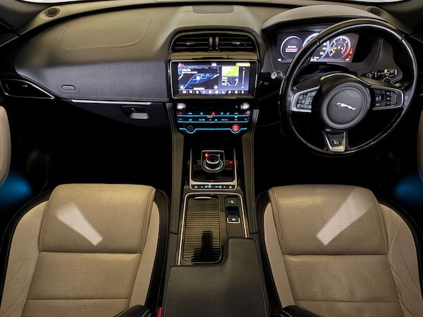 Used Jaguar F-Pace 2017 for sale - 76247967: Photo 12