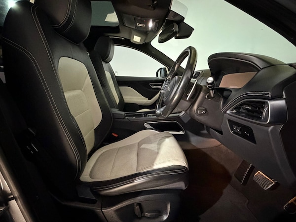 Used Jaguar F-Pace 2017 for sale - 76247967: Photo 17