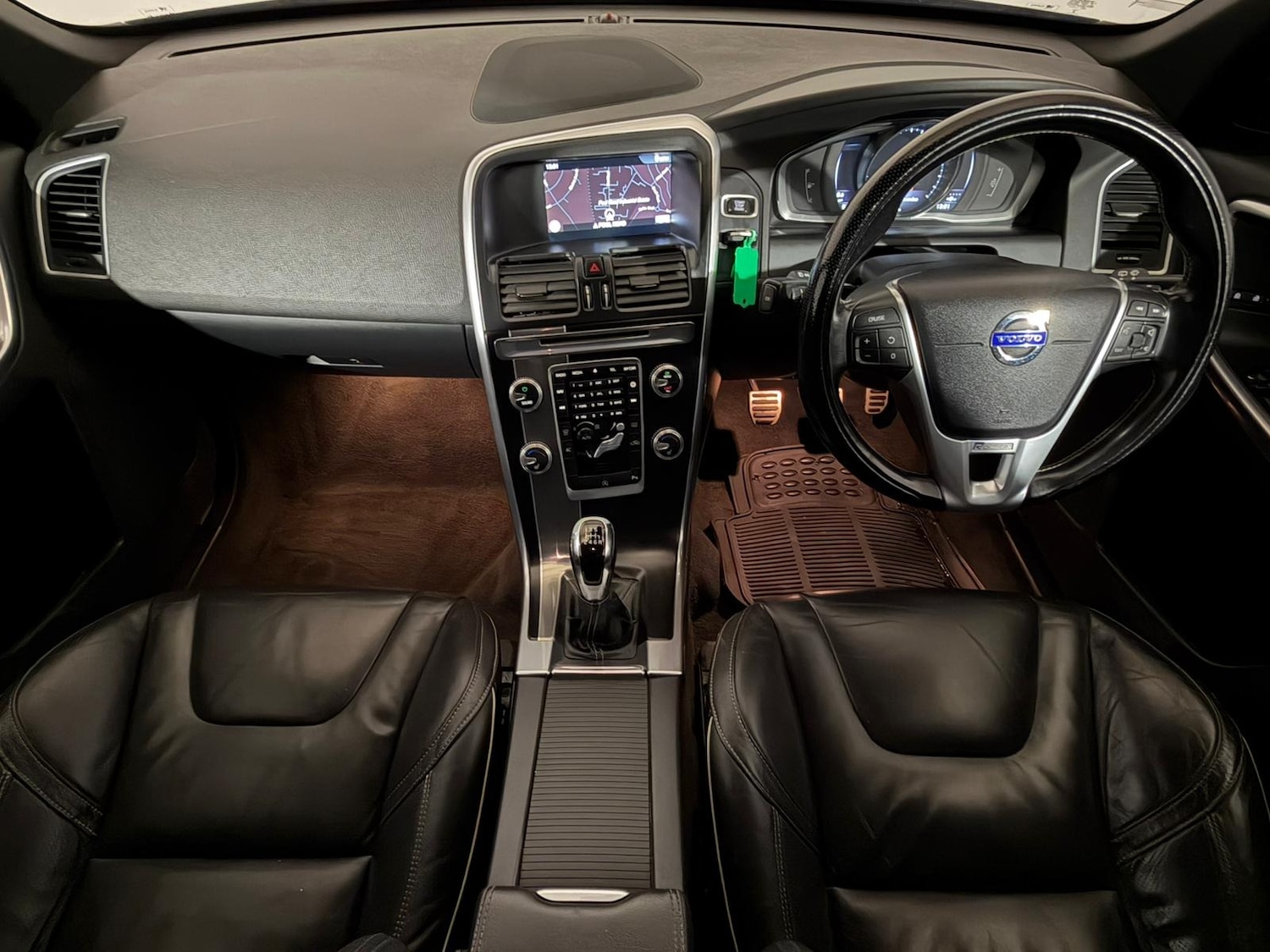 Used Volvo XC60 2015 for sale - 76826296: Photo 11