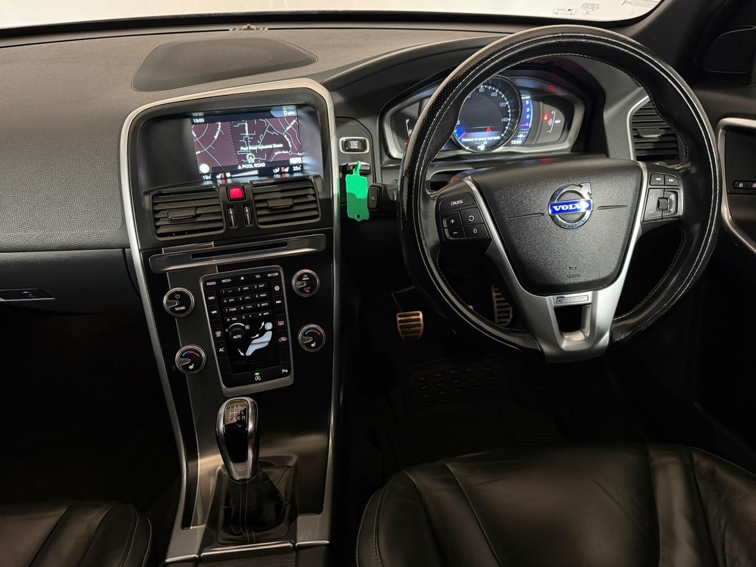 Used Volvo XC60 2015 for sale - 76826296: Photo 12