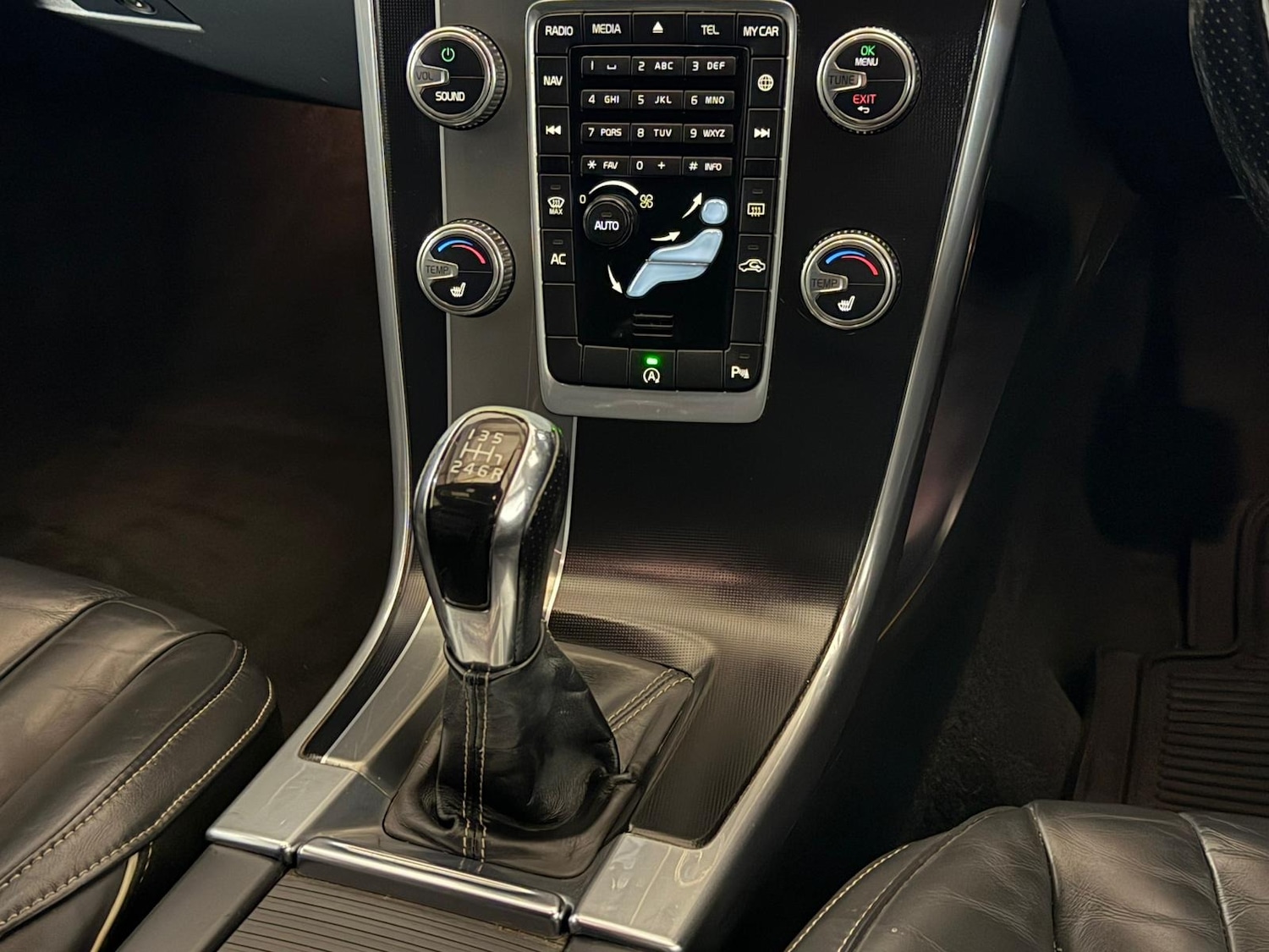 Used Volvo XC60 2015 for sale - 76826296: Photo 14