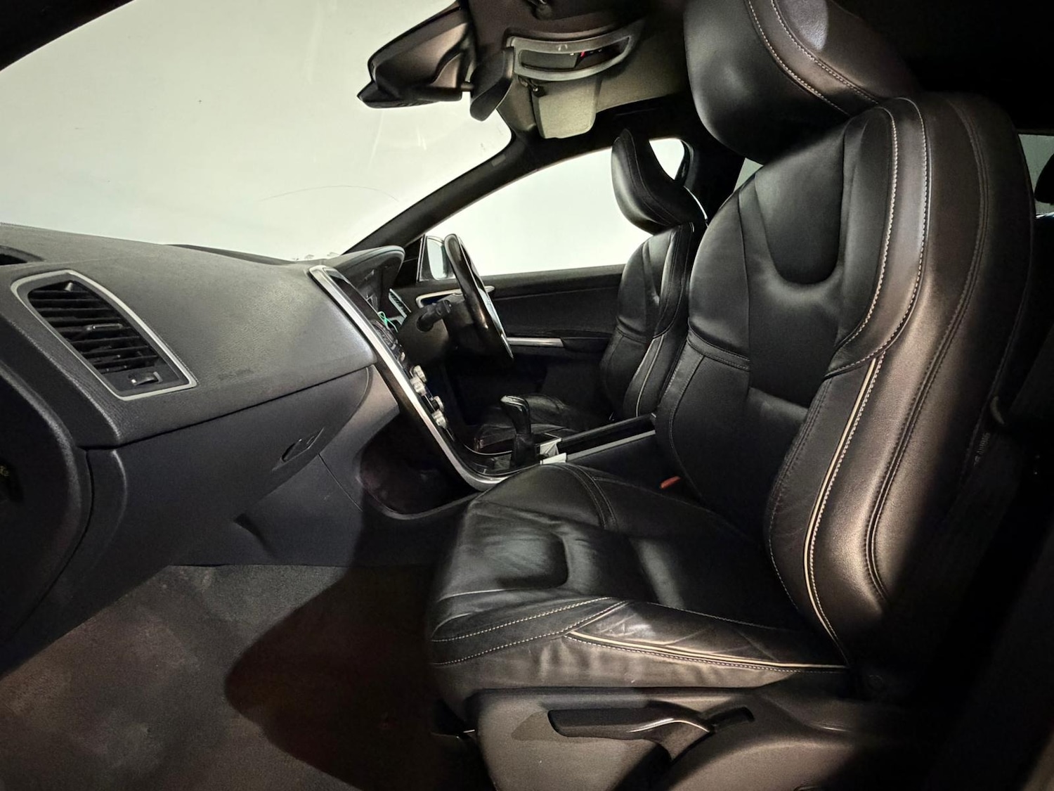 Used Volvo XC60 2015 for sale - 76826296: Photo 16