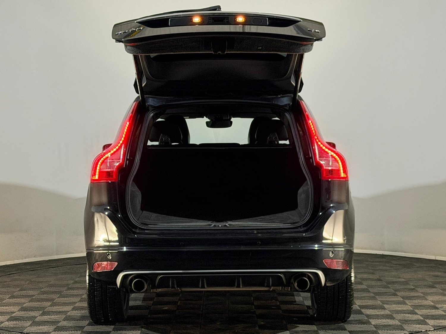 Used Volvo XC60 2015 for sale - 76826296: Photo 8