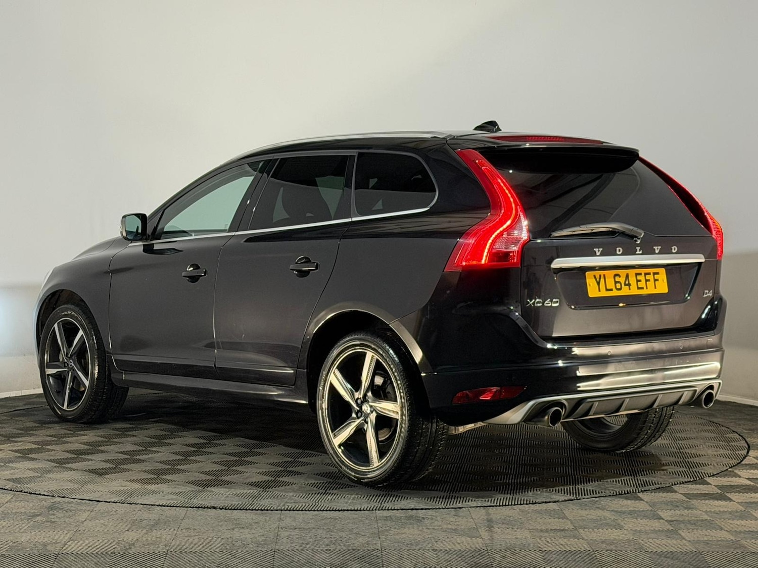 Used Volvo XC60 2015 for sale - 76826296: Photo 9
