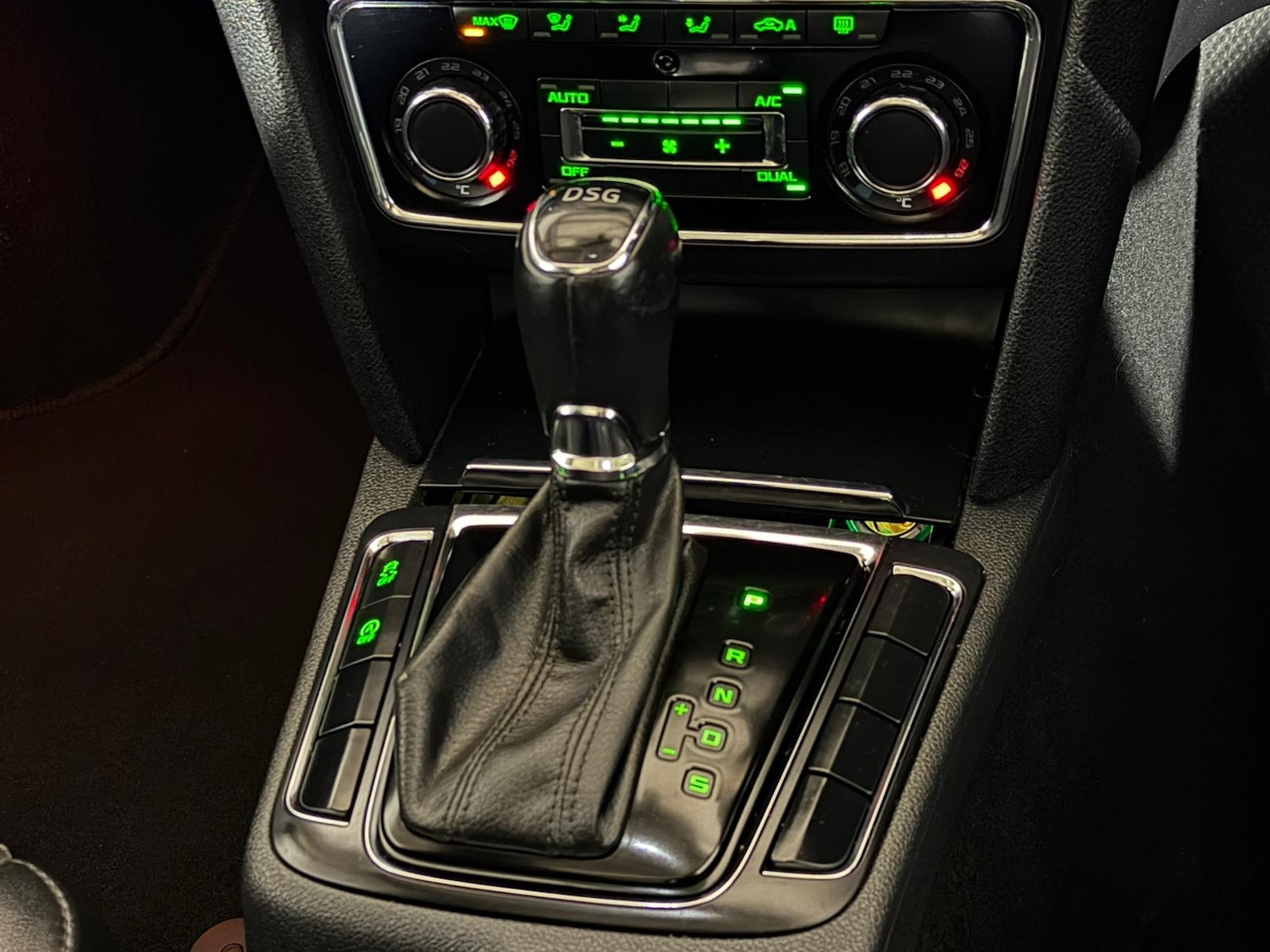 Used Skoda Superb 2014 for sale - 76803306: Photo 15