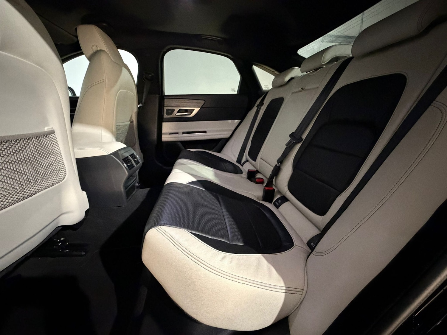 Used Jaguar XF 2016 for sale - 76438424: Photo 19