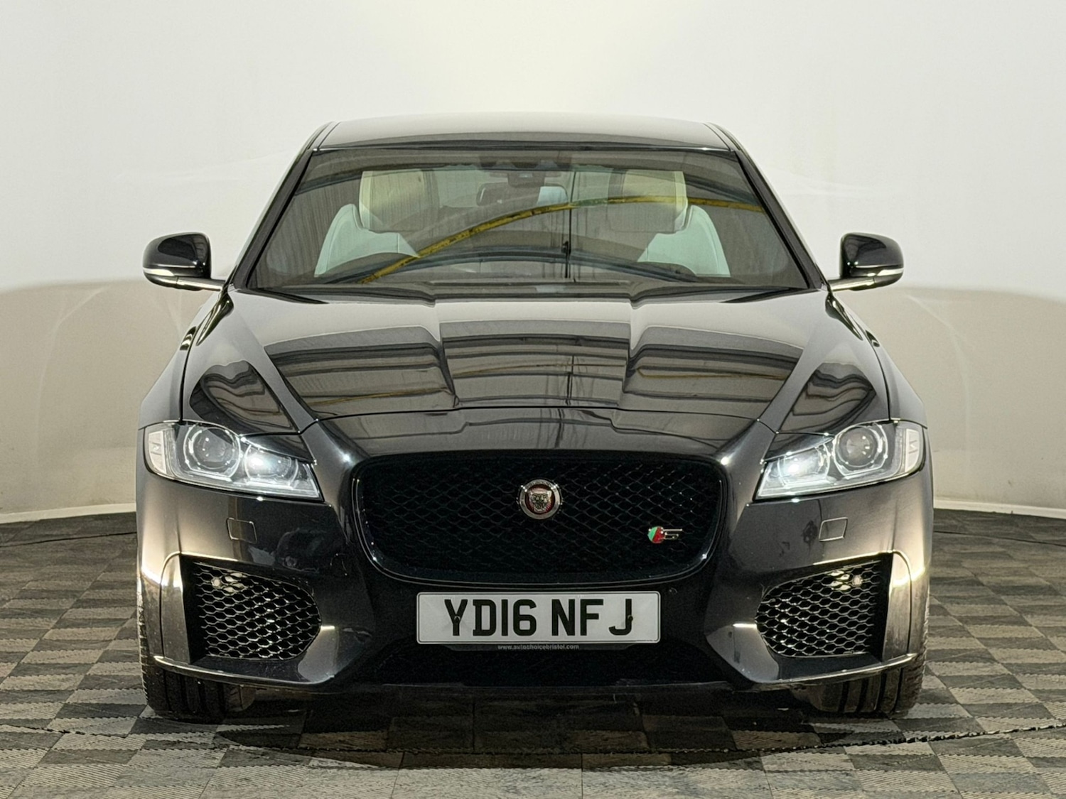 Used Jaguar XF 2016 for sale - 76438424: Photo 2