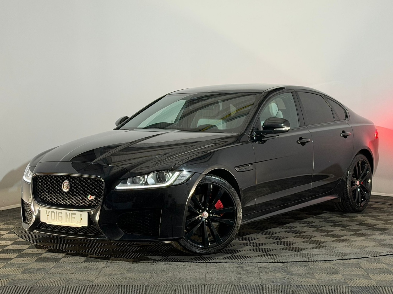 Used Jaguar XF 2016 for sale - 76438424: Photo 3