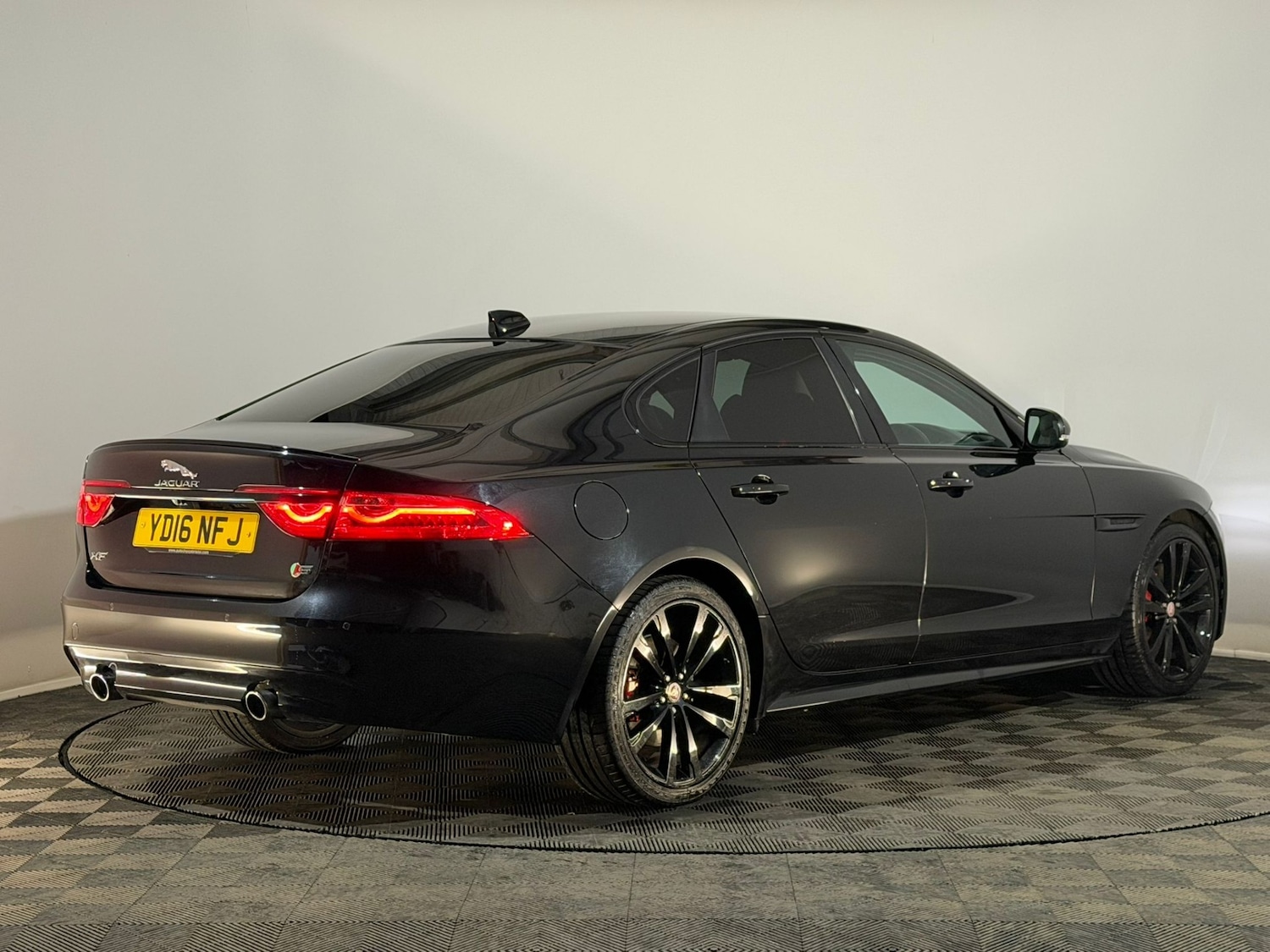 Used Jaguar XF 2016 for sale - 76438424: Photo 6