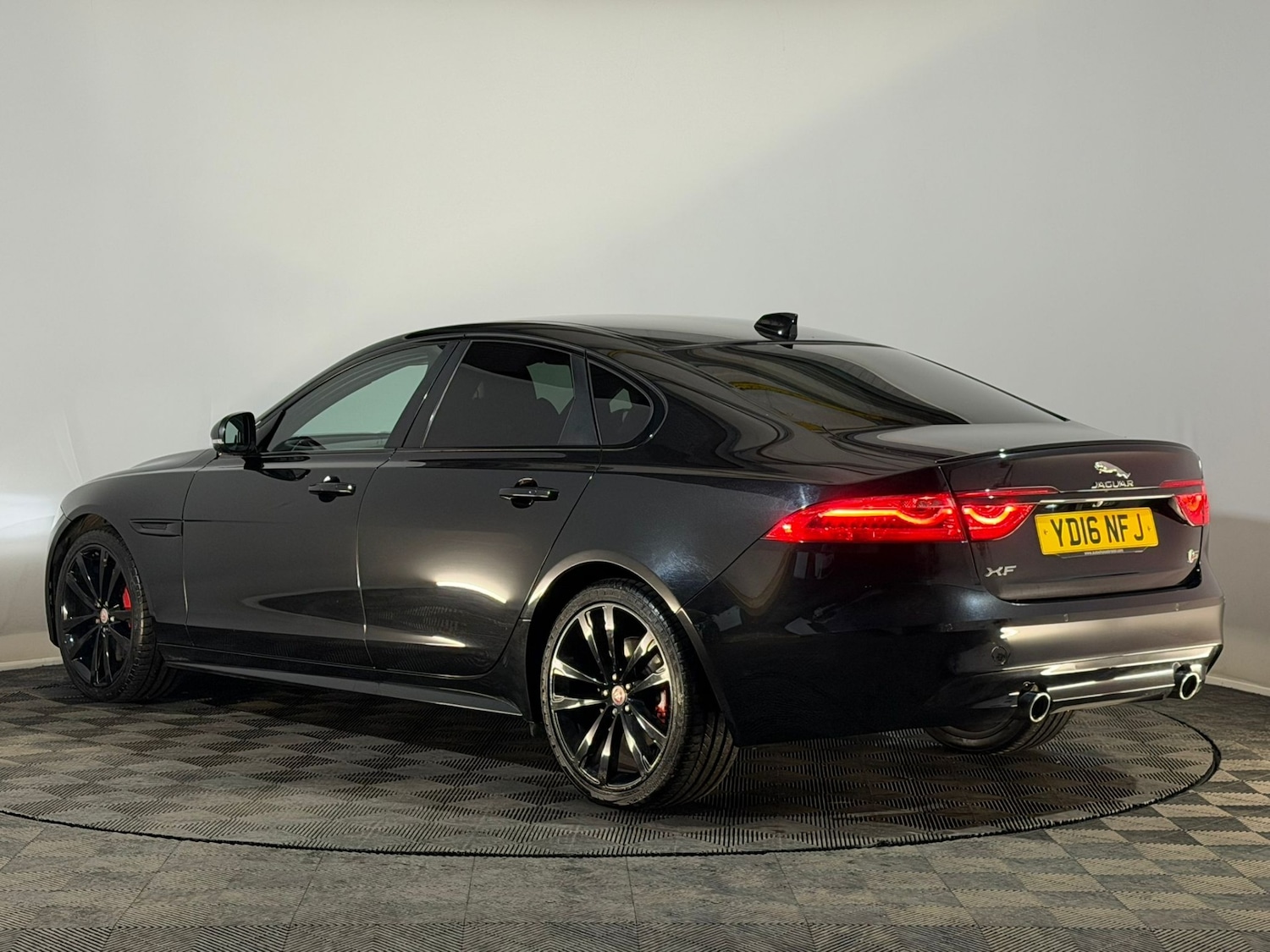 Used Jaguar XF 2016 for sale - 76438424: Photo 9