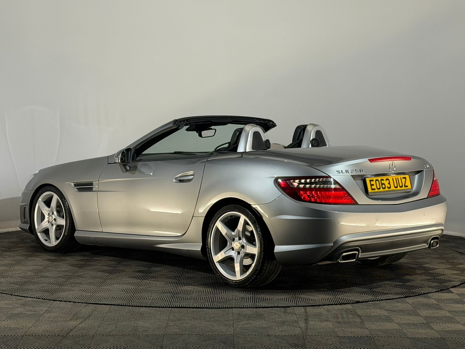 Used Mercedes-Benz SLK 2013 for sale - 76744865: Photo 15