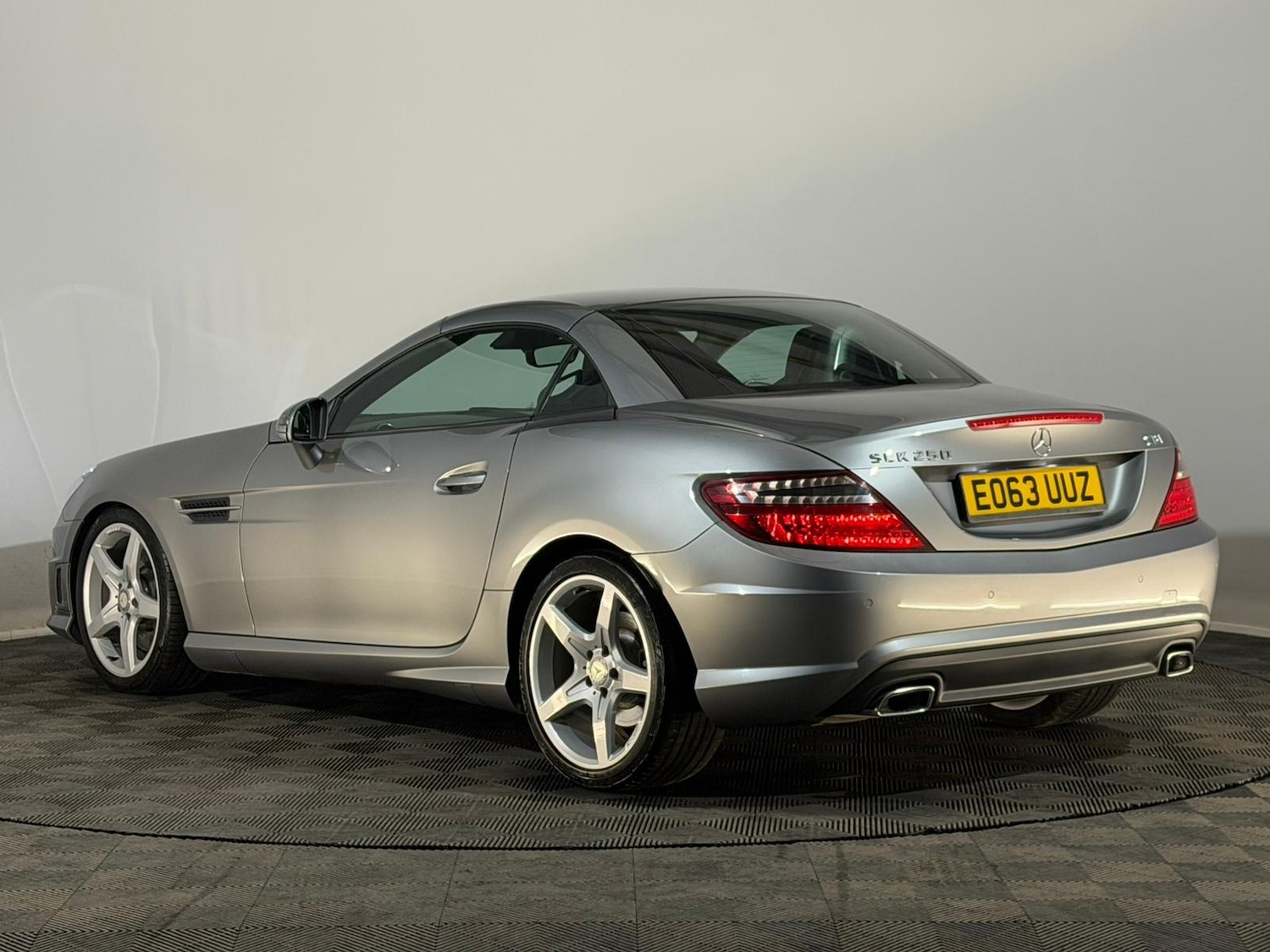 Used Mercedes-Benz SLK 2013 for sale - 76744865: Photo 16