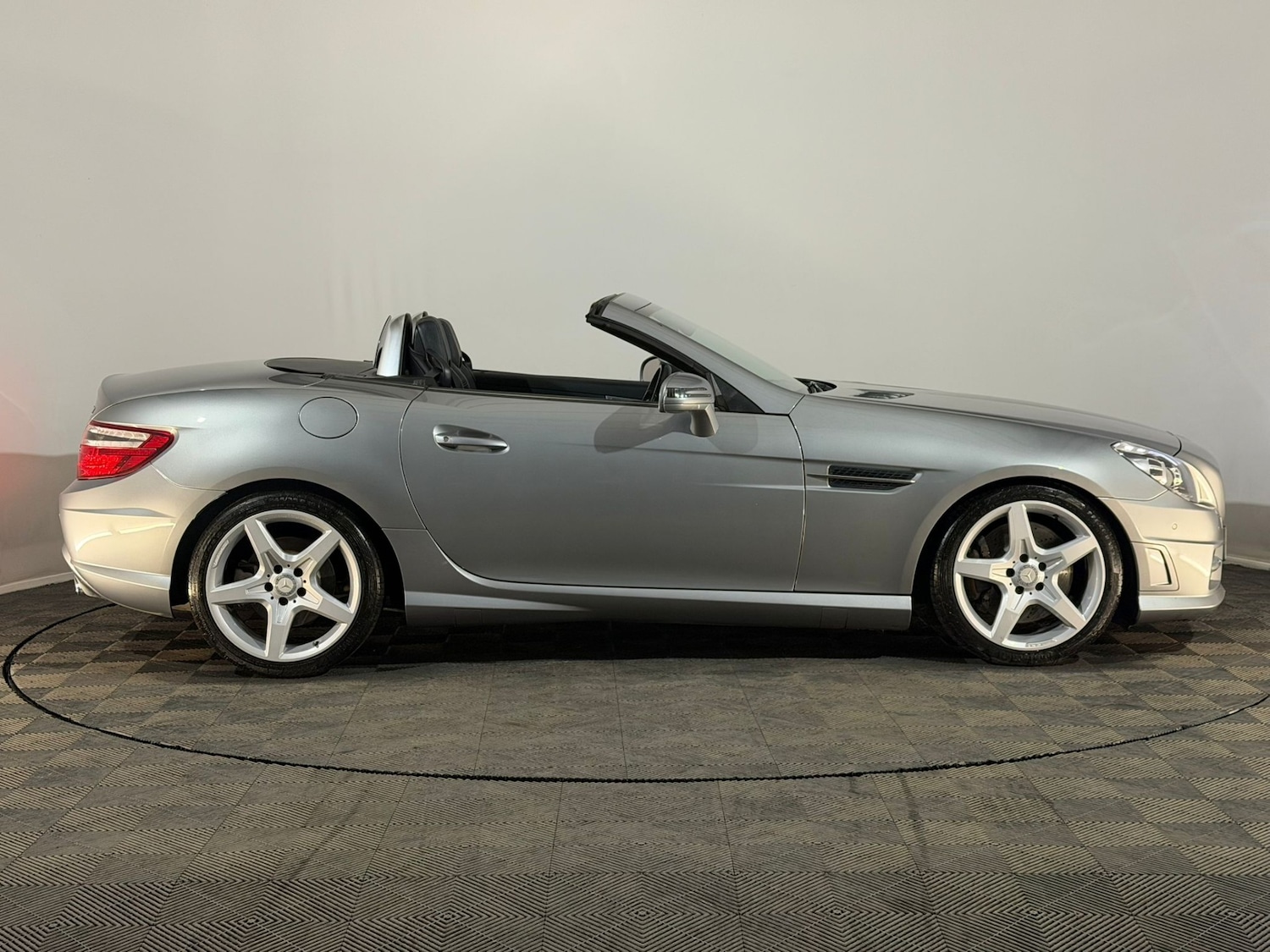 Used Mercedes-Benz SLK 2013 for sale - 76744865: Photo 6