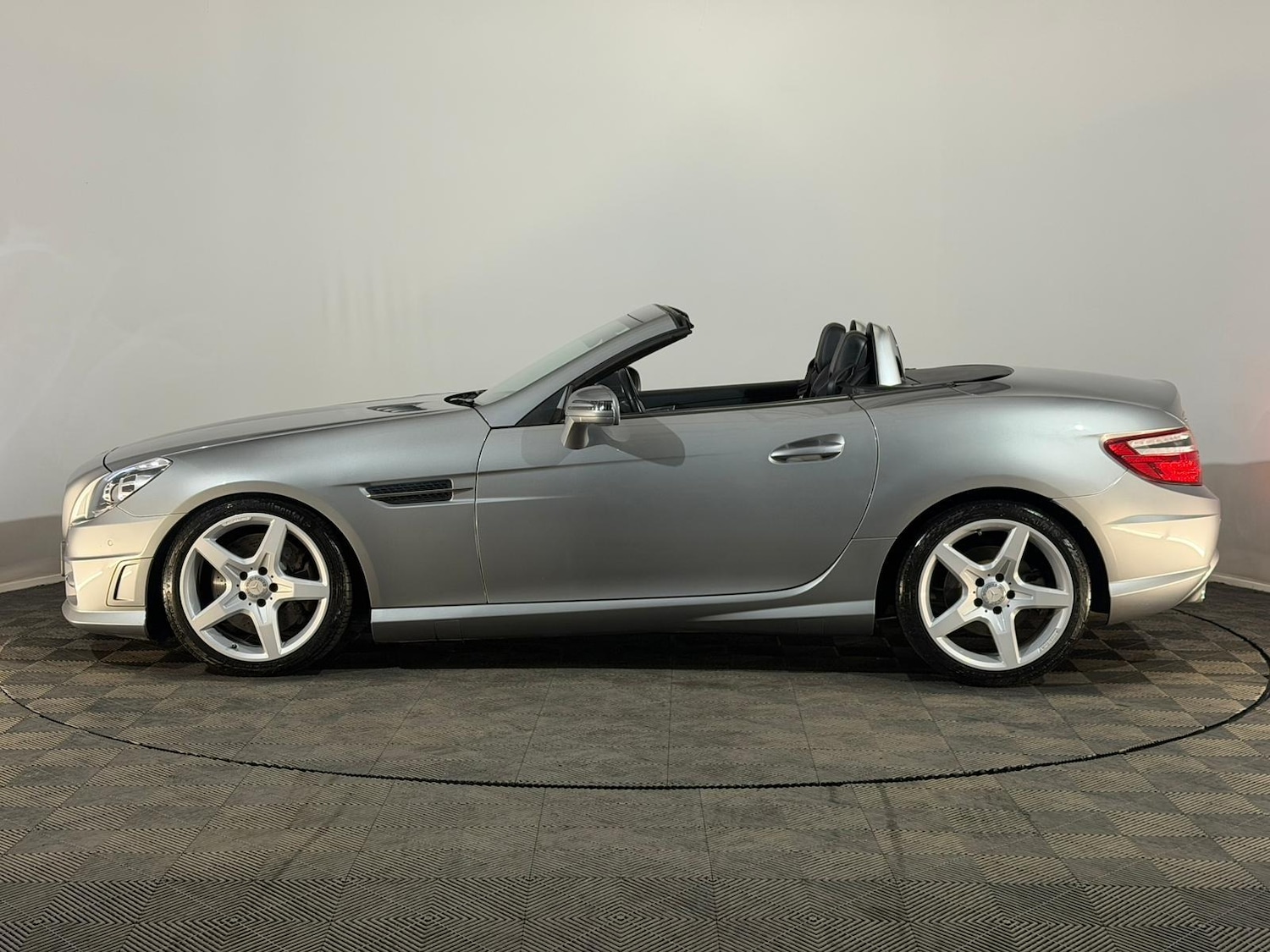 Used Mercedes-Benz SLK 2013 for sale - 76744865: Photo 8