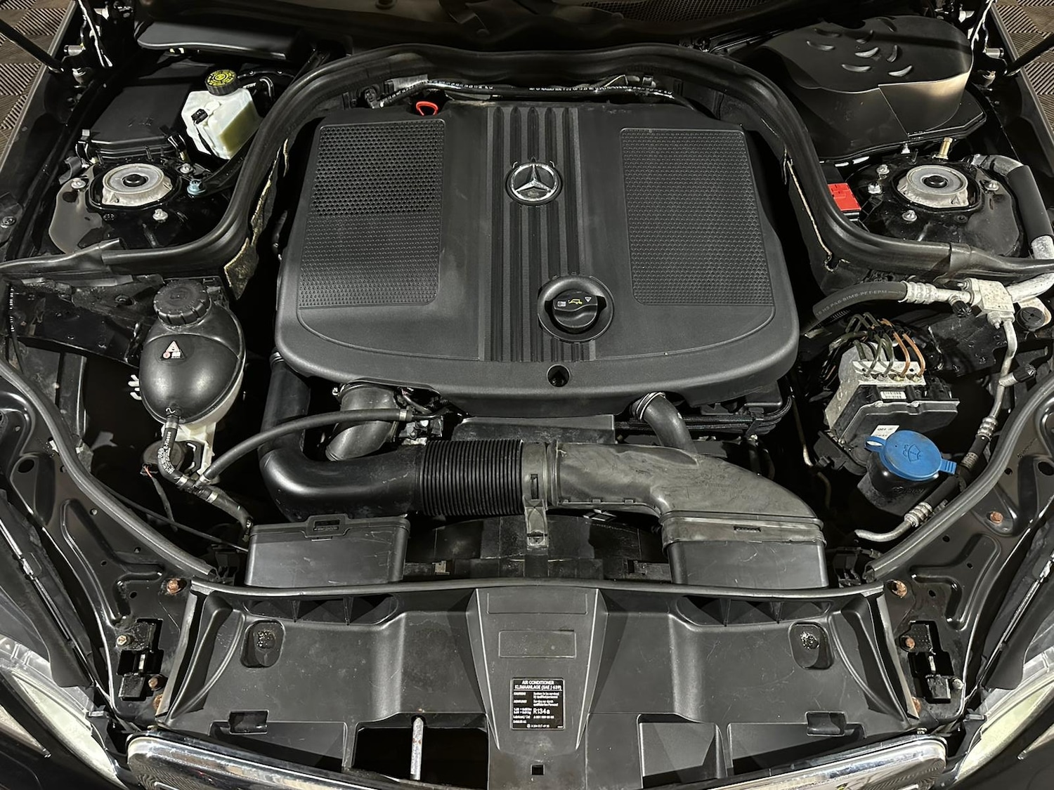 Used Mercedes-Benz E-Class 2011 for sale - 76006070: Photo 10
