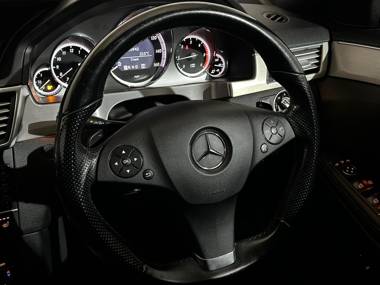 Used Mercedes-Benz E-Class 2011 for sale - 76006070: Photo 11