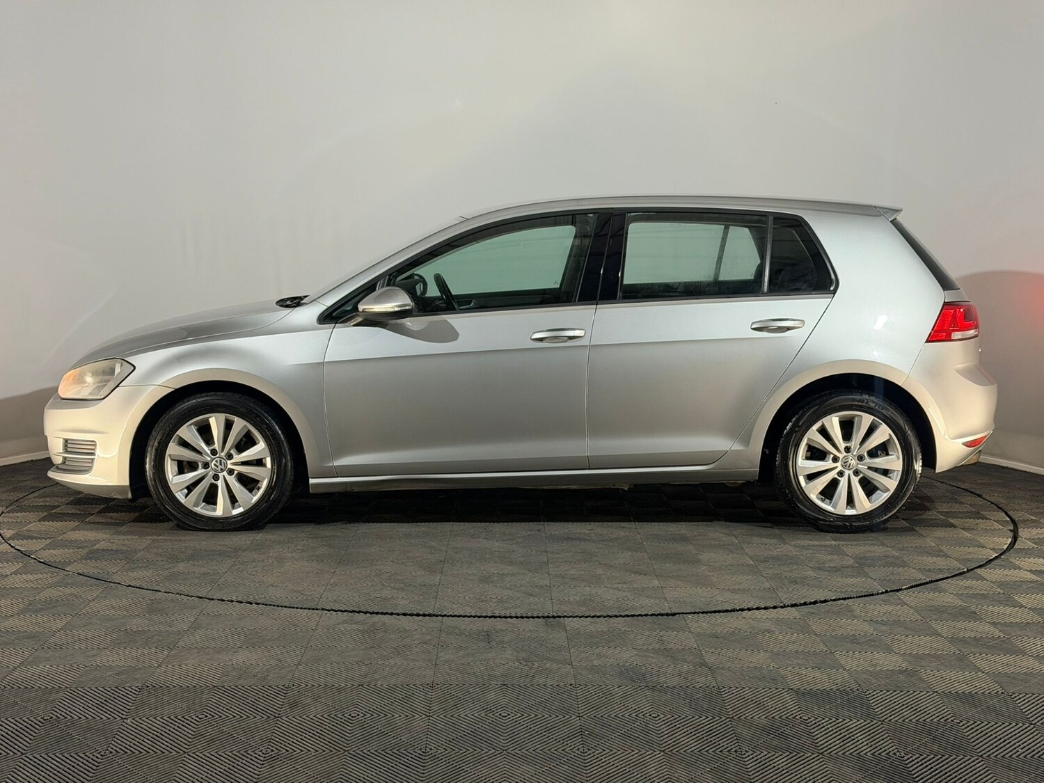 Used Volkswagen Golf 2013 for sale - 77674580: Photo 5