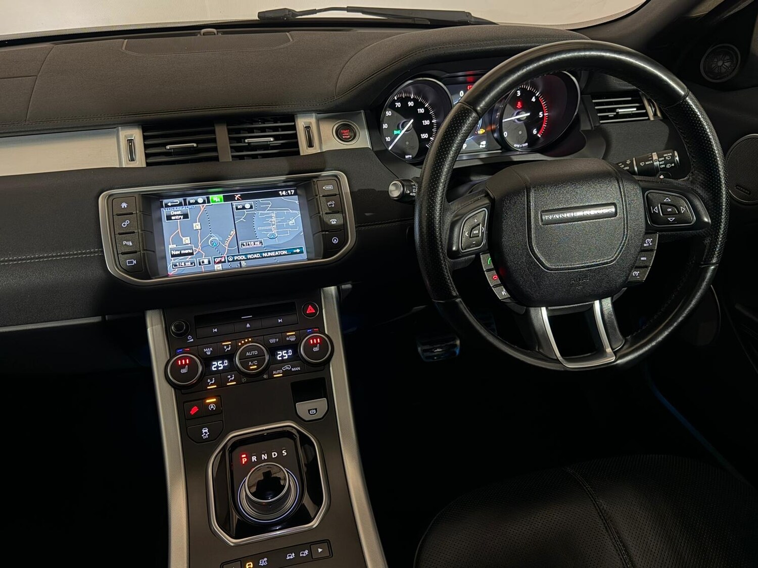 Used Land Rover Range Rover Evoque 2015 for sale - 77551606: Photo 12