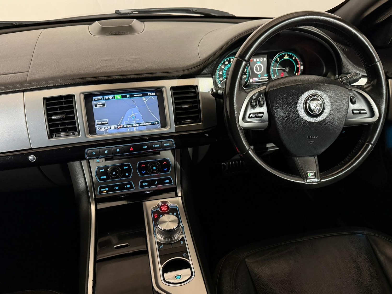 Used Jaguar XF 2015 for sale - 76419933: Photo 12