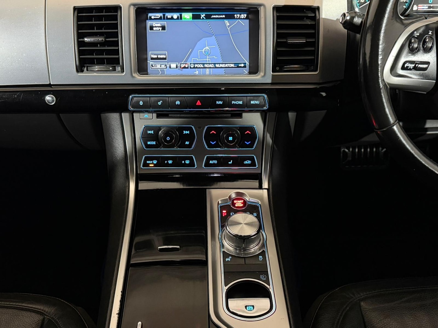 Used Jaguar XF 2015 for sale - 76419933: Photo 14