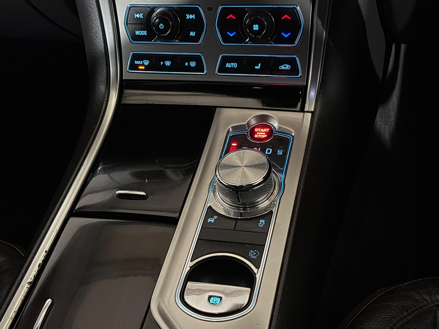 Used Jaguar XF 2015 for sale - 76419933: Photo 15