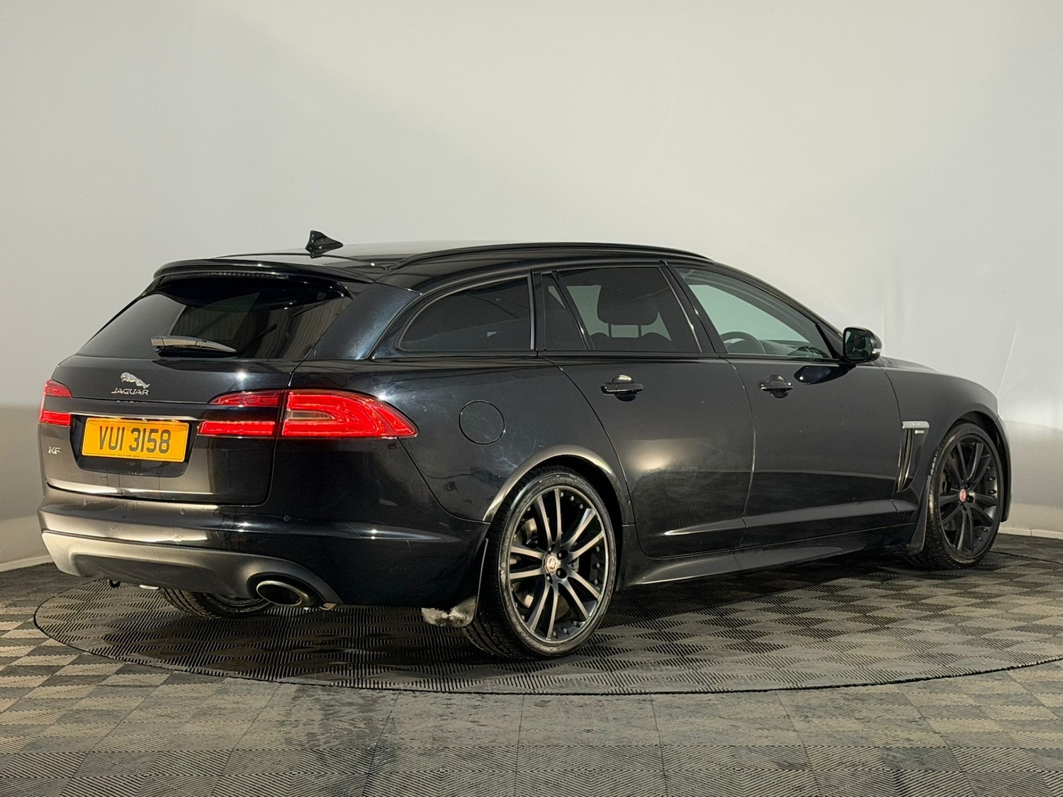 Used Jaguar XF 2015 for sale - 76419933: Photo 6