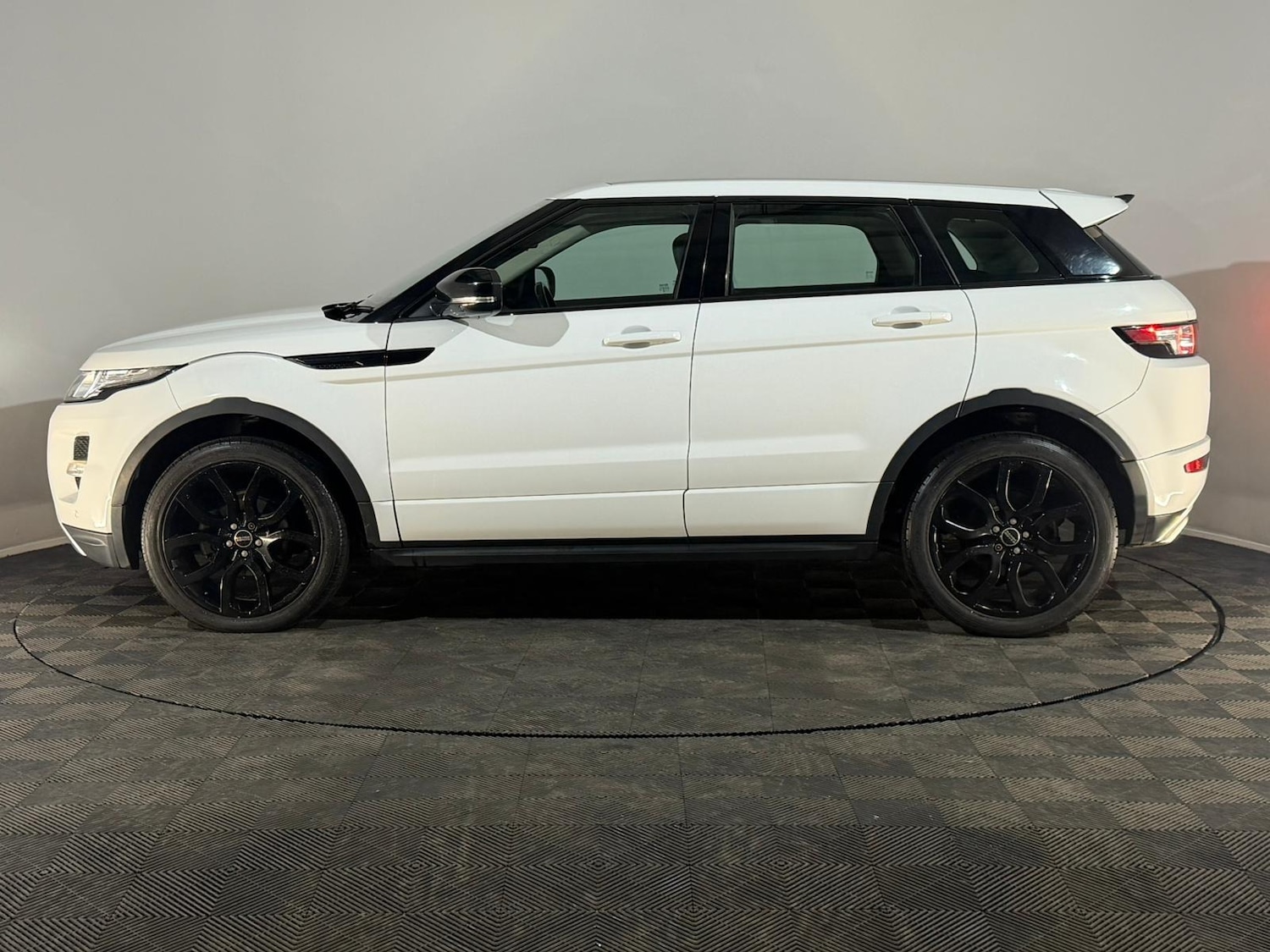 Used Land Rover Range Rover Evoque 2011 for sale - 77282818: Photo 5