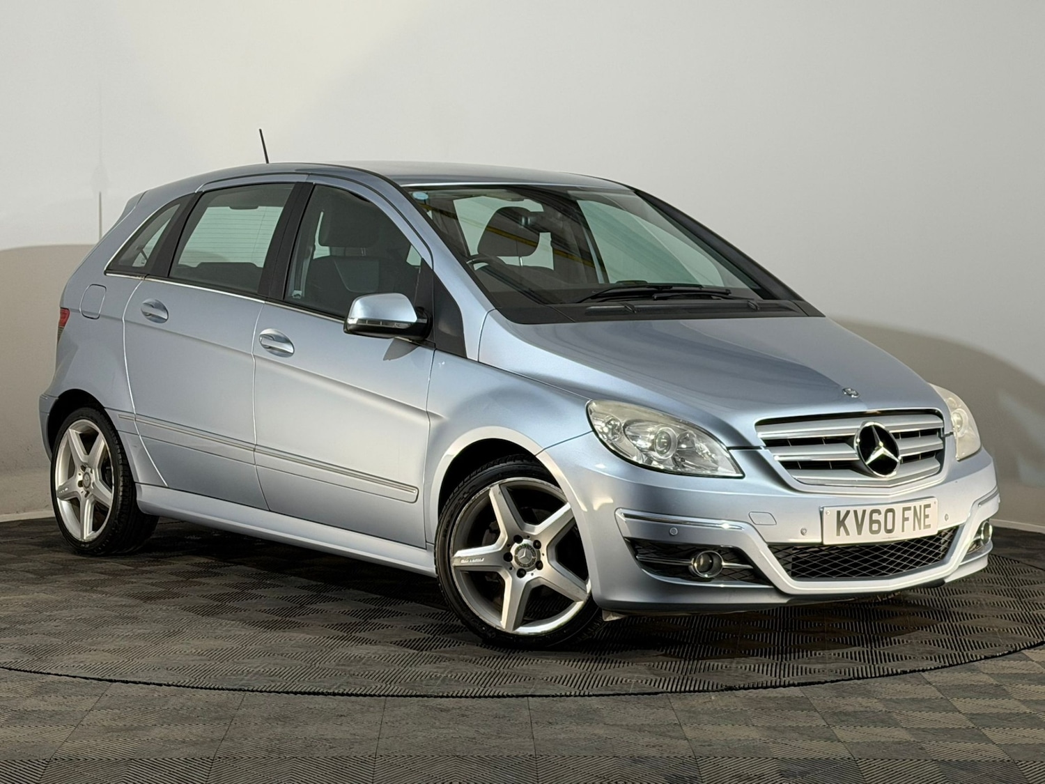 Used Mercedes-Benz B Class 2010 for sale - 76383304: Photo 1