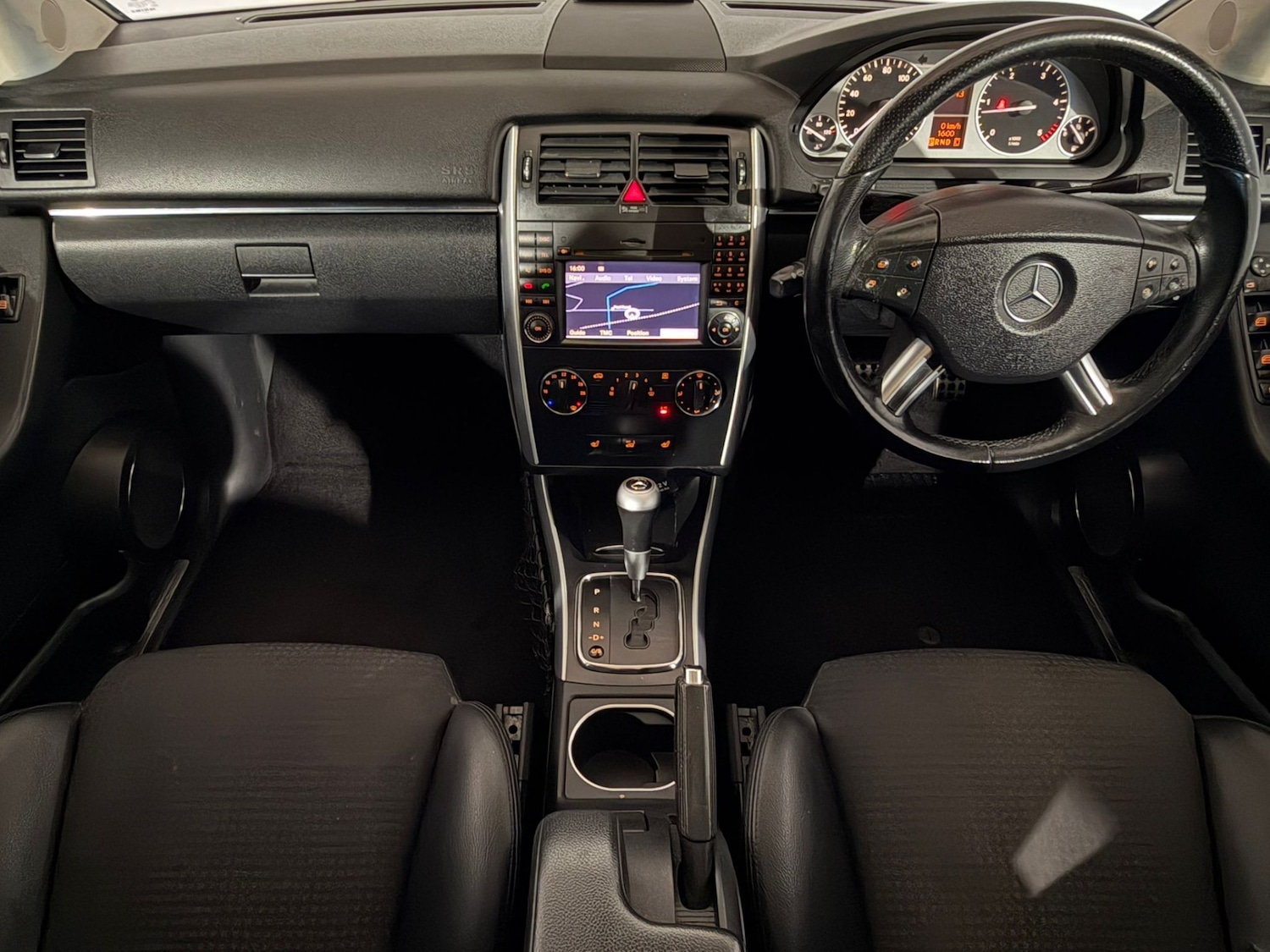 Used Mercedes-Benz B Class 2010 for sale - 76383304: Photo 11